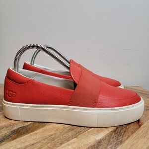 UGG Women's Lava Flow Red Chayze Slip-On Sneakers Size 7